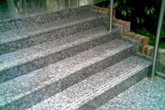 escaleras de granito