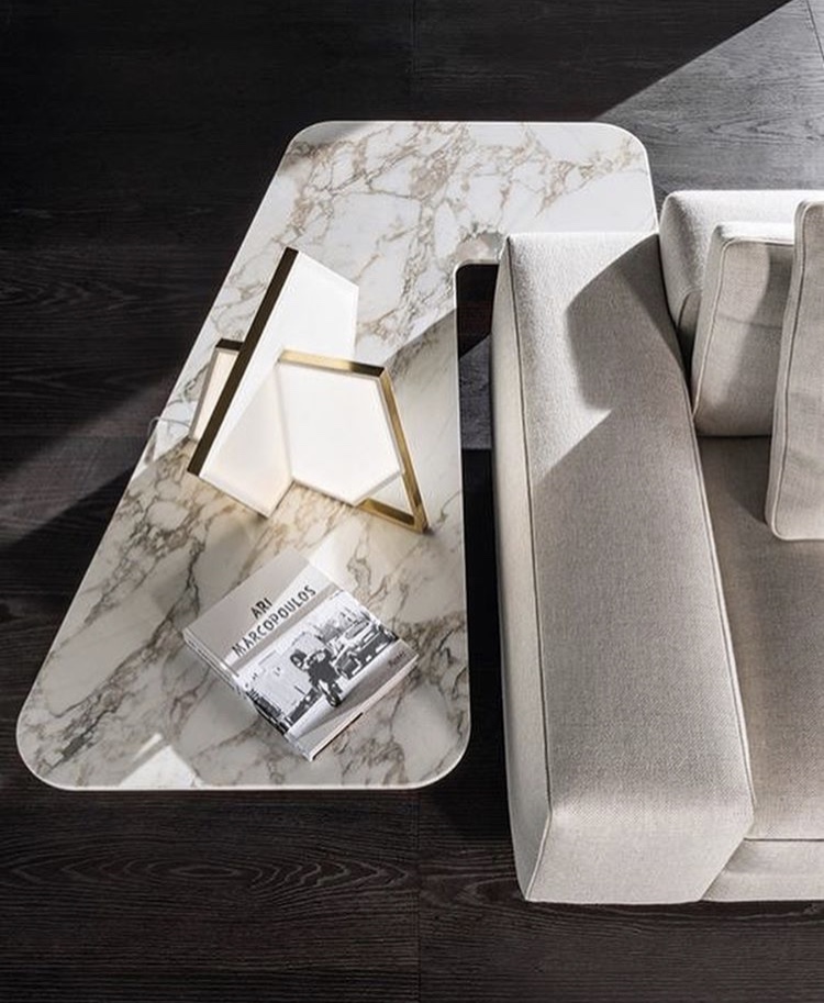 Mesa Auxiliar de Mármol Natural Integrable para Sofá – Diseño Contemporáneo